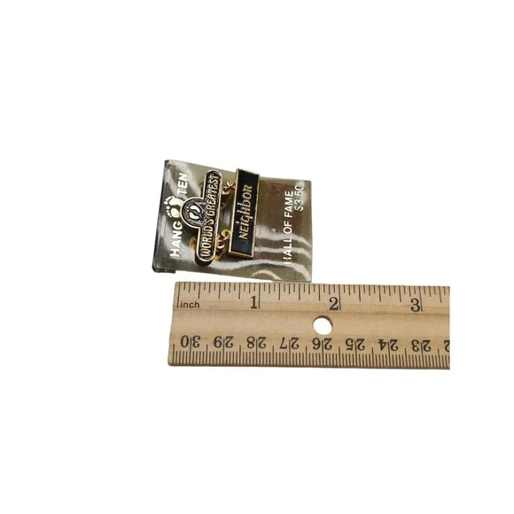 Hang Ten World's Greatest Neighbor Hall of Fame Footprints Lapel Brooch Pin VTG - Picture 4 of 4